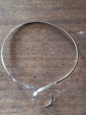Vintage Sleek Silver-Tone Sculptural SShape Collar Necklace - Unbranded